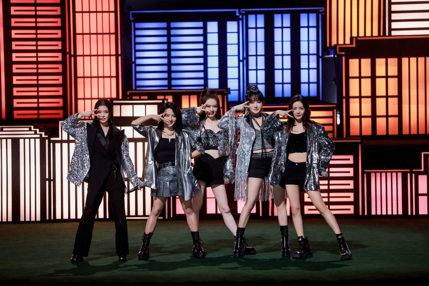 Nhóm của Suni sở hữu visual đồng đều cùng khả năng thanh nhạc đáng mong đợi.