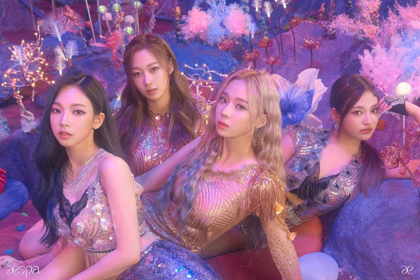 aespa ra mắt với concept AI, thế giới ảo song song là nước đi khác biệt không chỉ giữa dàn idol Gen 4 mà còn với bối cảnh K-Pop thời điểm đó.