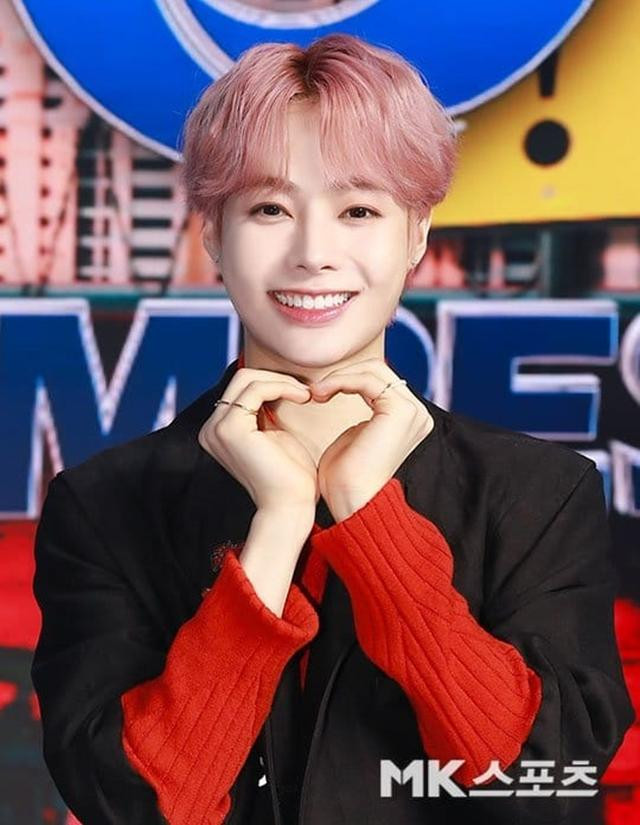 Visual của anh chàng cũng từng nhận về “cơn mưa” lời khen tại showcase debut.