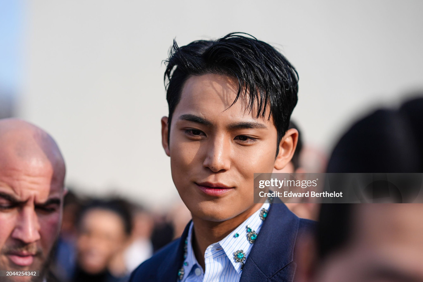 Không chỉ với những thước phim đã qua chỉnh sửa, nhan sắc của Mingyu qua ống kính "hung thần" Getty Images vẫn đẹp bất chấp.