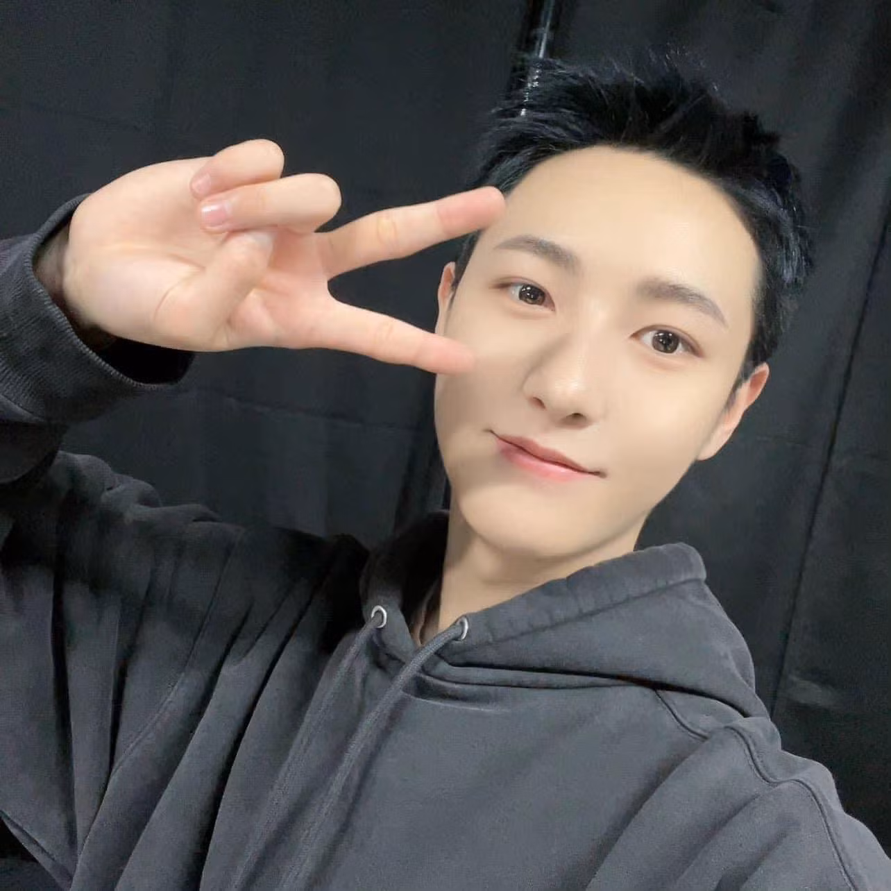 …hay tóc ngắn thì Renjun vẫn khiến fan mê mẩn.