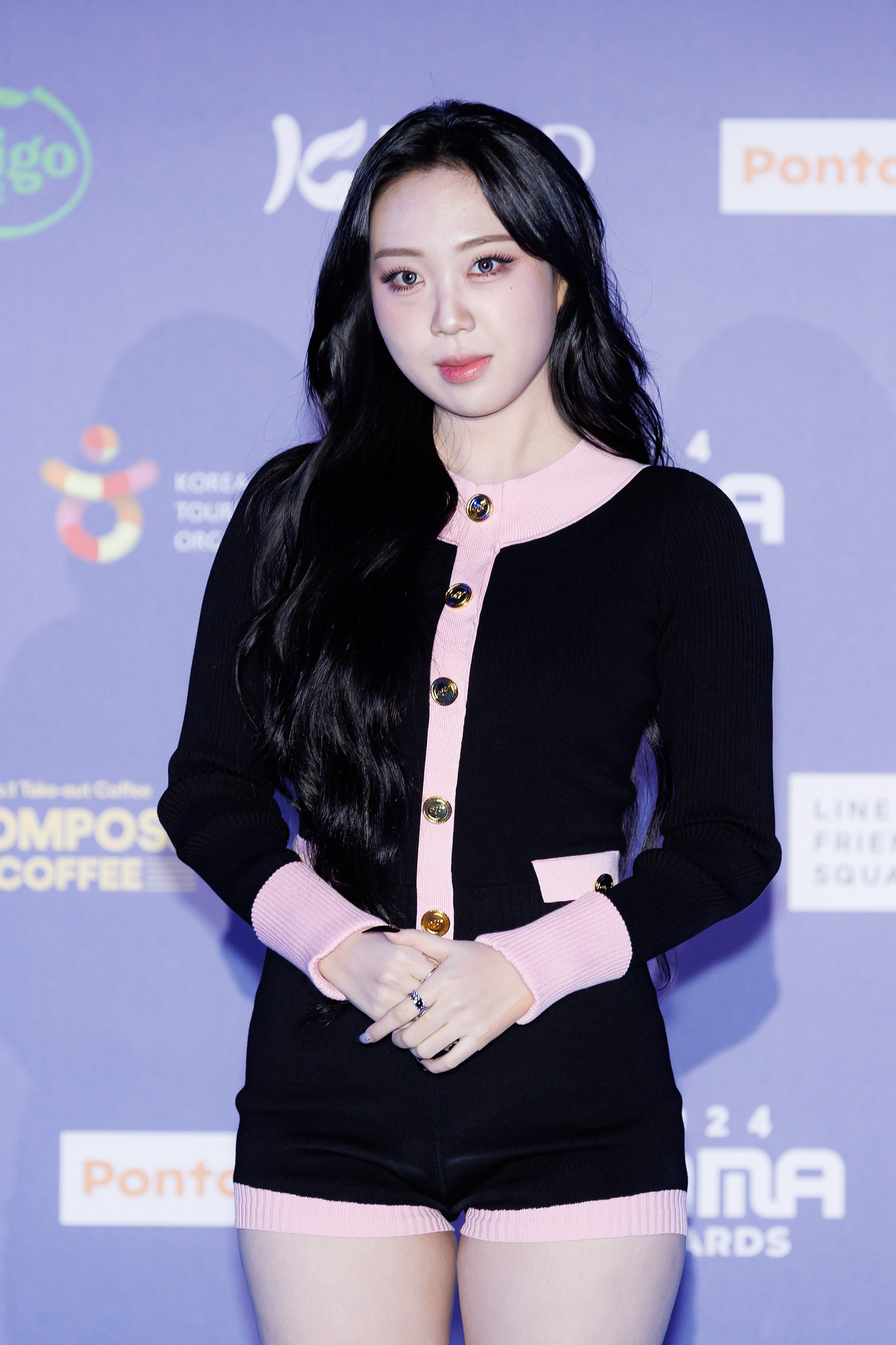 Lee Young Ji và Seol In Ah tươi tắn xuất hiện trước ống kính. Lee Young Ji và Seol In Ah tươi tắn xuất hiện trước ống kính.