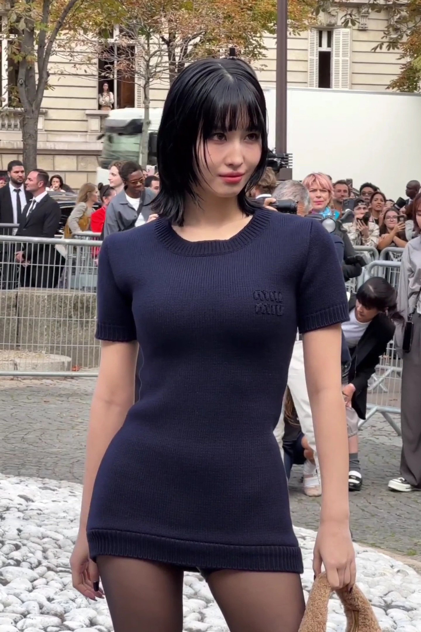 Vóc dáng cân đối của Momo.