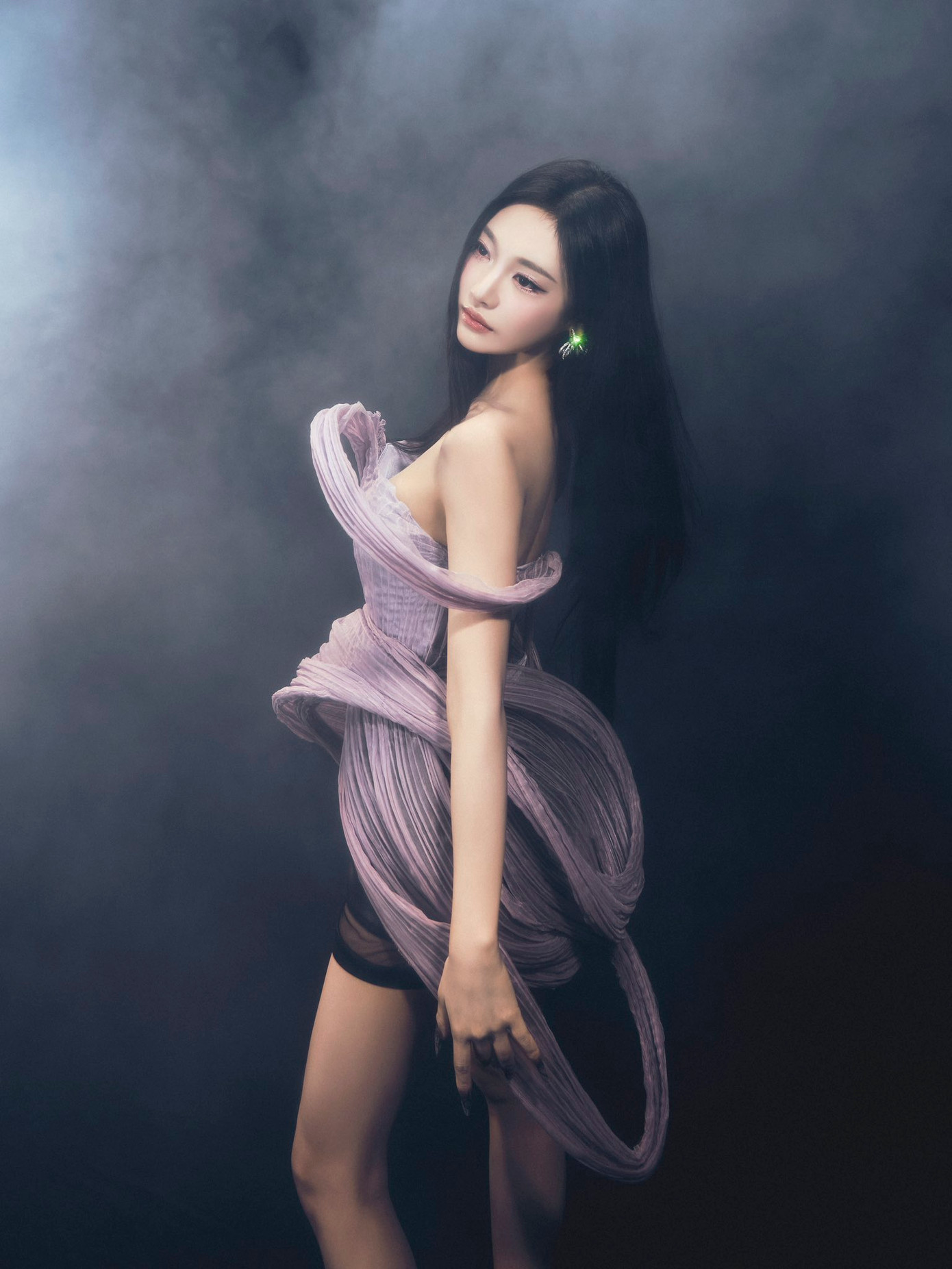 Phong thái tự tin, cá tính và sáng tạo của Ningning phù hợp với tinh thần của Maybelline. Phong thái tự tin, cá tính và sáng tạo của Ningning phù hợp với tinh thần của Maybelline.