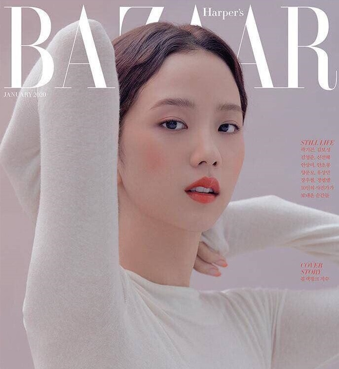 Jisoo nhận được không ít lời khen nhờ nhan sắc trong trẻo, tinh khôi.