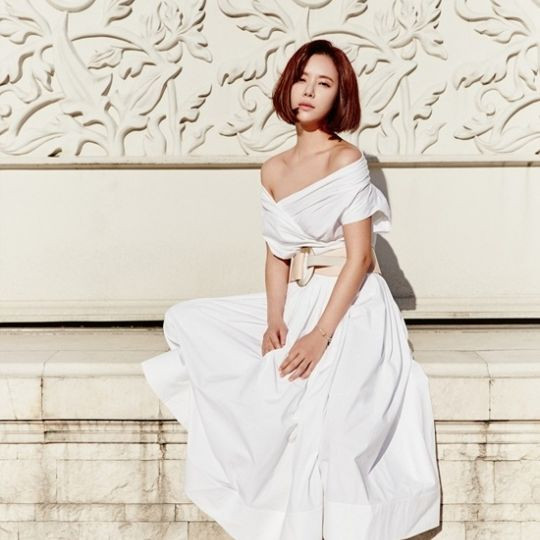 Công chúng tỏ ra tiếc nuối khi những lùm xùm đời tư đã ảnh hưởng không nhỏ đến sự nghiệp và hình ảnh của cô trong mắt công chúng.