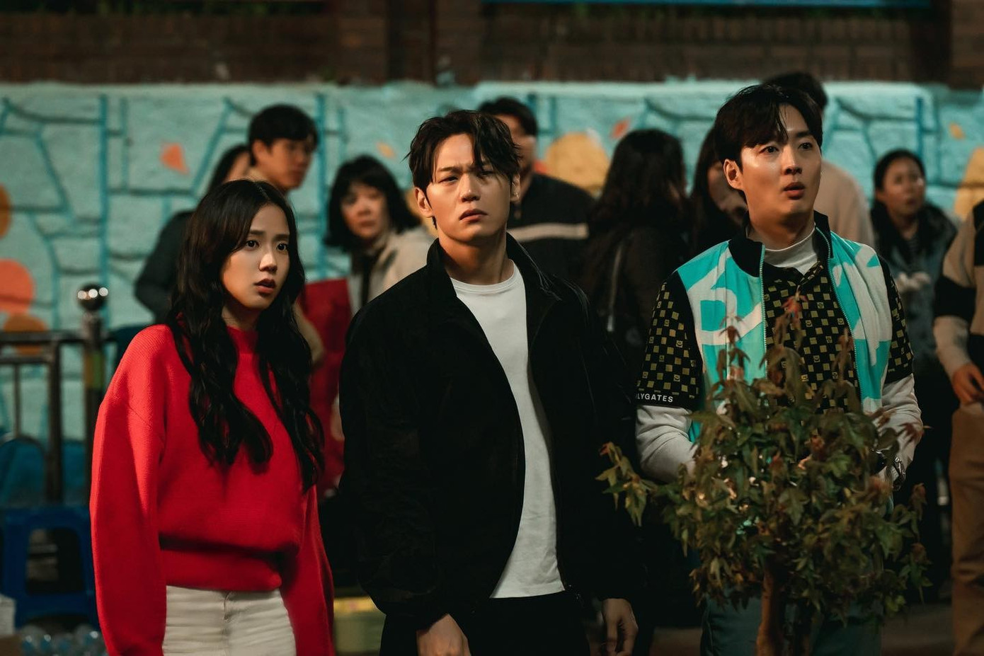 Sau 2 vai chính không thành công, khán giả khuyên Jisoo nên học tập thêm về diễn xuất và bắt đầu từ từ với các vai phụ, thay vì chọn ngay vai chính để lộ khuyết điểm. Sau 2 vai chính không thành công, khán giả khuyên Jisoo nên học tập thêm về diễn xuất và bắt đầu từ từ với các vai phụ, thay vì chọn ngay vai chính để lộ khuyết điểm.