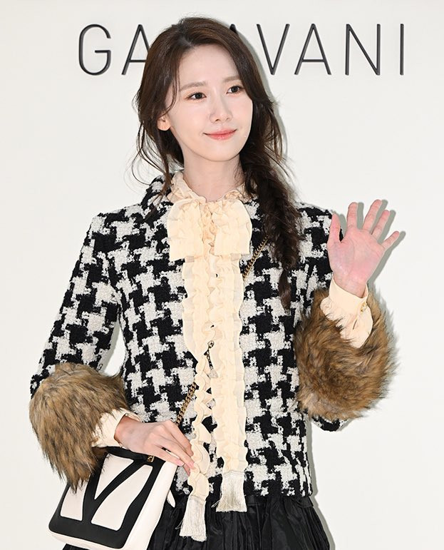 Cô nàng xứng danh nữ thần K-Pop với nhan sắc ngọt ngào, tươi mới. Cô nàng xứng danh nữ thần K-Pop với nhan sắc ngọt ngào, tươi mới.