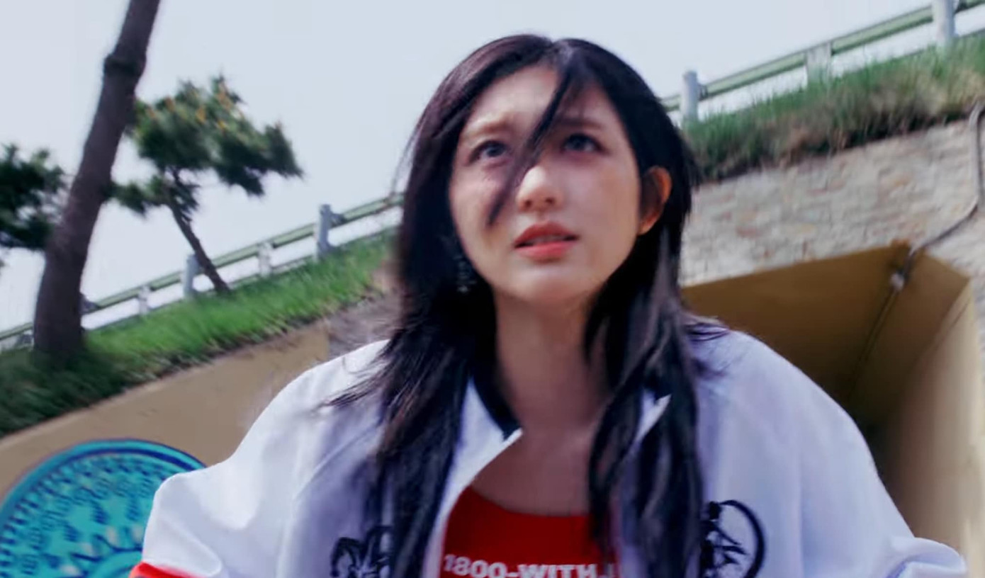 Gaeul hóa thân thành nhân vật chính trong Accendio. Gaeul hóa thân thành nhân vật chính trong Accendio.