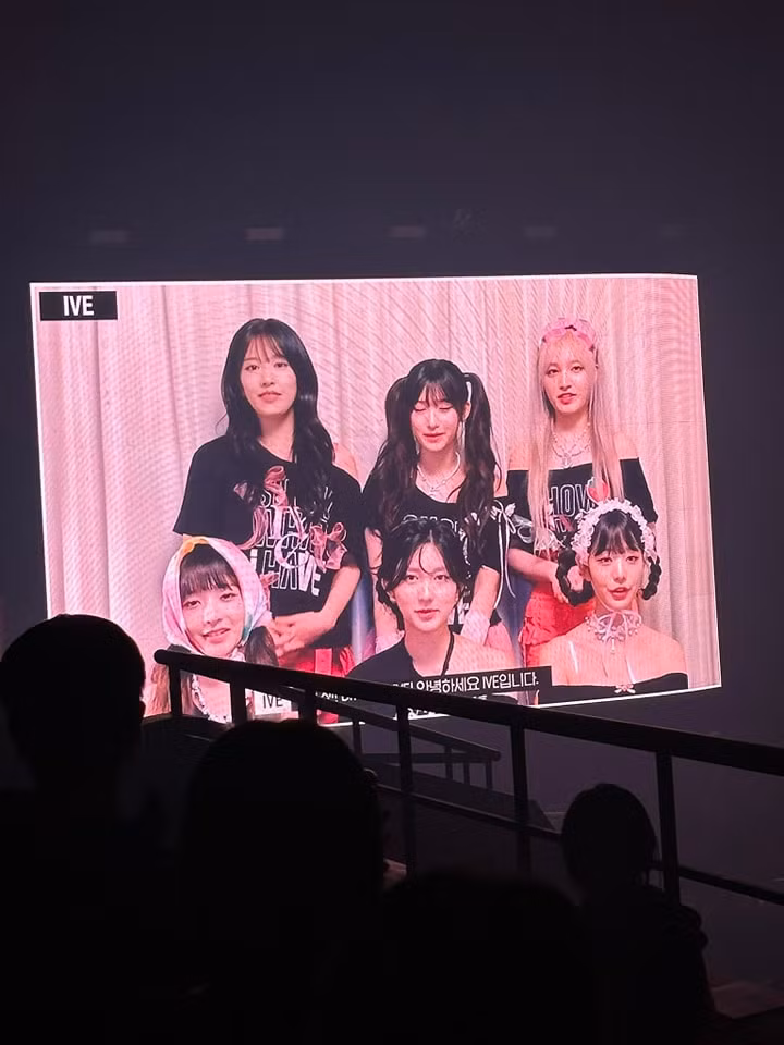 Dàn hậu bối của K-Pop Gen 4 gồm aespa, IVE, NewJeans, (G)I-DLE cũng bày tỏ niềm vui và sự tôn trọng tới 2NE1. Dàn hậu bối của K-Pop Gen 4 gồm aespa, IVE, NewJeans, (G)I-DLE cũng bày tỏ niềm vui và sự tôn trọng tới 2NE1.