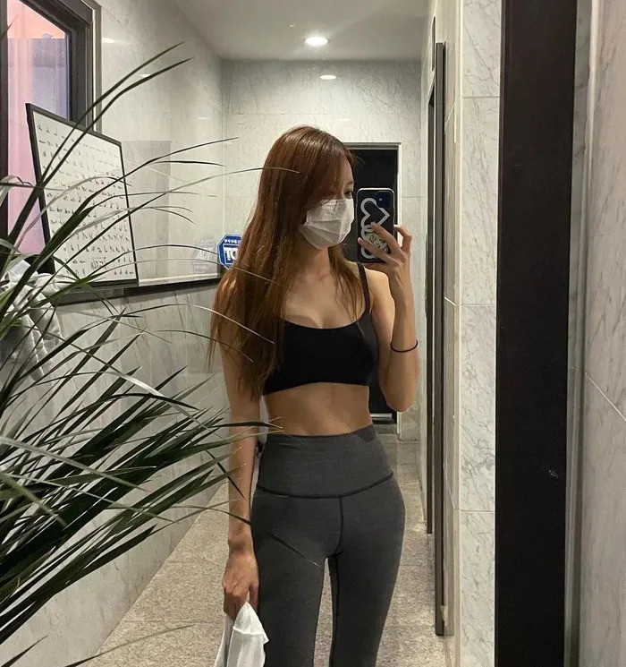 Hình thể thon gọn, khỏe mạnh của Da Eun cũng từng khiến nhiều người ao ước. Hình thể thon gọn, khỏe mạnh của Da Eun cũng từng khiến nhiều người ao ước.