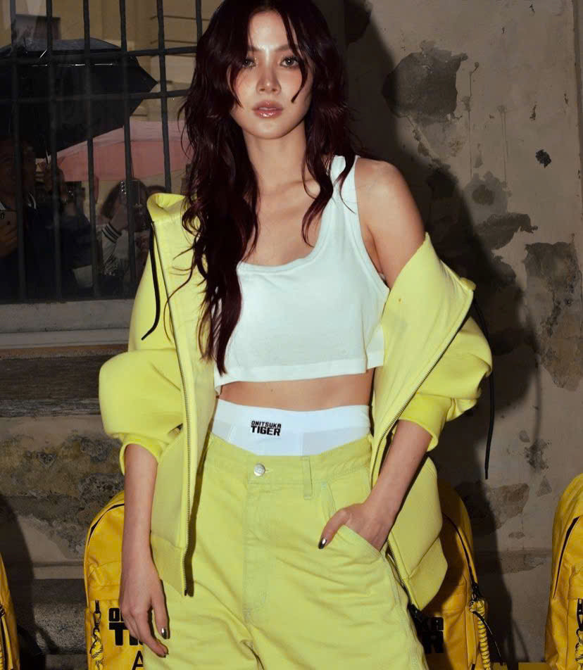 Cận cảnh nhan sắc và tạo hình của nữ diễn viên người Thái. Cận cảnh nhan sắc và tạo hình của nữ diễn viên người Thái.