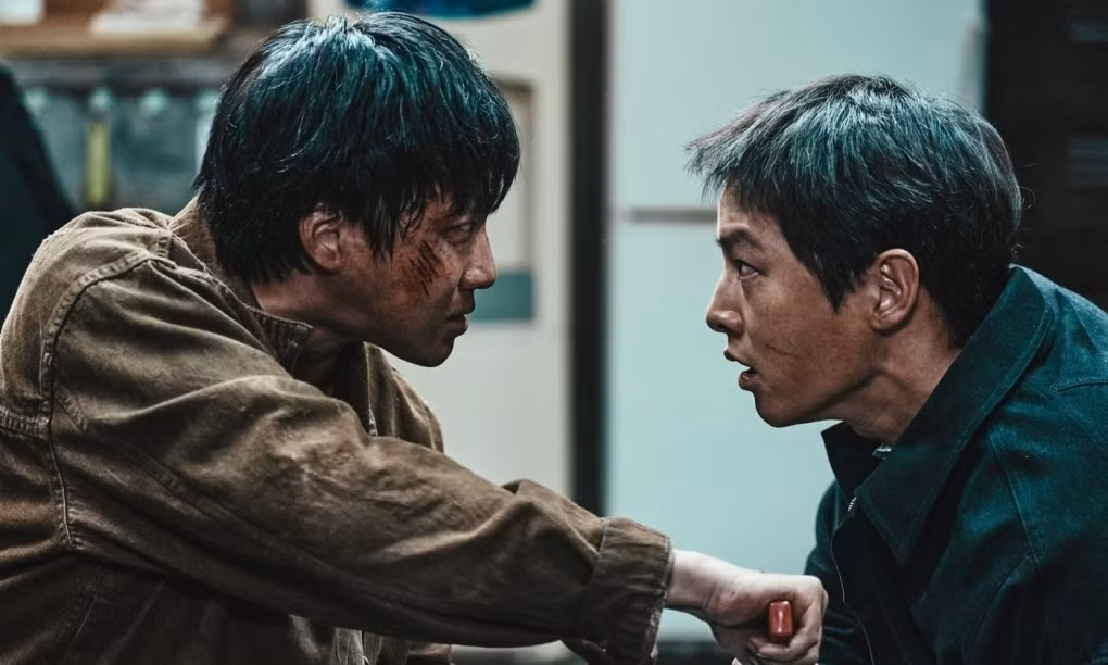 Song Joong Ki "lột xác" trong bộ phim mới với hình tượng khác biệt.