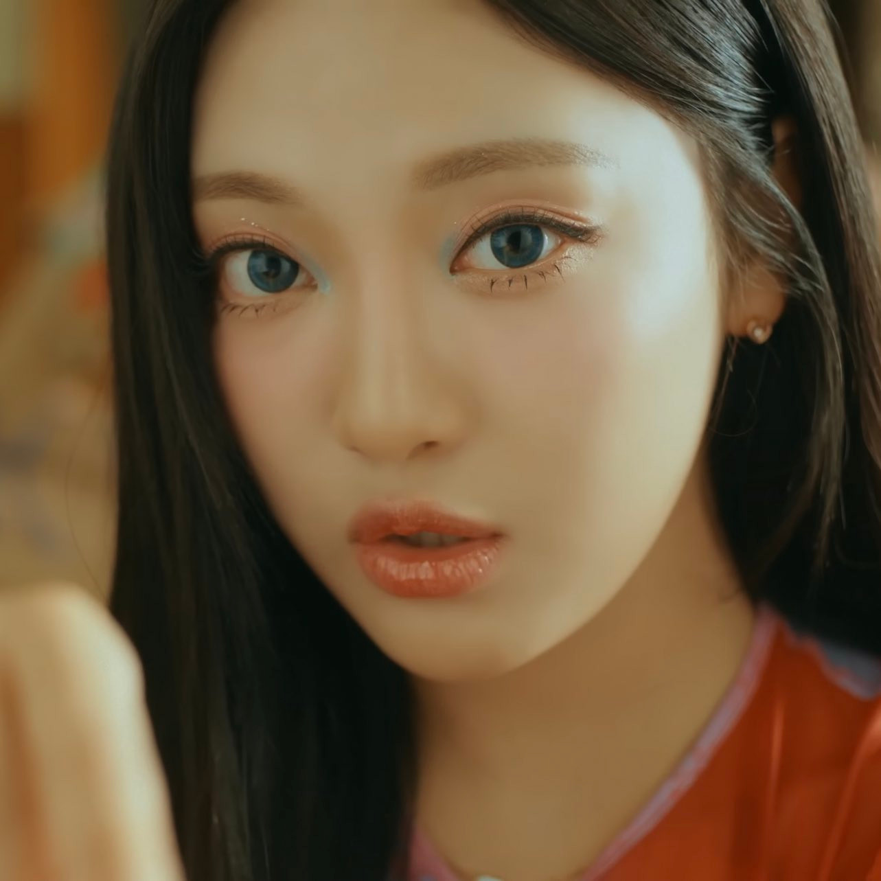 Nhan sắc của em út NingNing ngày càng mặn mà.