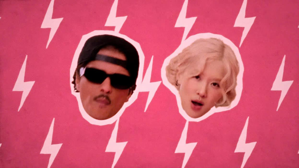 Giai điệu vui nhộn cùng tương tác đáng yêu của hai nghệ sĩ được kỳ vọng sẽ giúp APT. nhanh chóng leo top trên các bảng xếp hạng. Giai điệu vui nhộn cùng tương tác đáng yêu của hai nghệ sĩ được kỳ vọng sẽ giúp APT. nhanh chóng leo top trên các bảng xếp hạng.