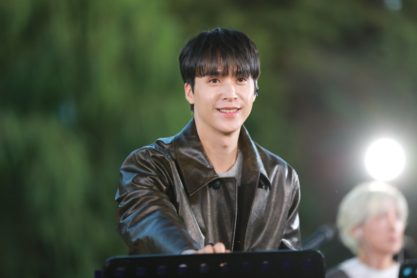 Không chỉ ghi dấu ấn với vai trò thần tượng, giọng ca nhóm HIGHLIGHT còn thử sức ở nhiều lĩnh vực như nhạc kịch hay phim ảnh. Không chỉ ghi dấu ấn với vai trò thần tượng, giọng ca nhóm HIGHLIGHT còn thử sức ở nhiều lĩnh vực như nhạc kịch hay phim ảnh.