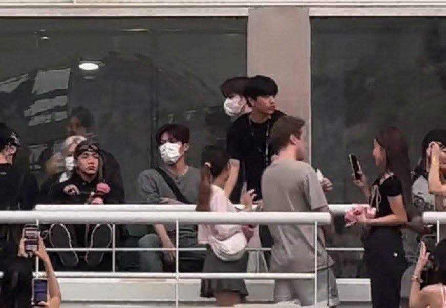 Không ít khán giả đã "khều" YG tổ chức YG Family Concert sau thời gian dài.