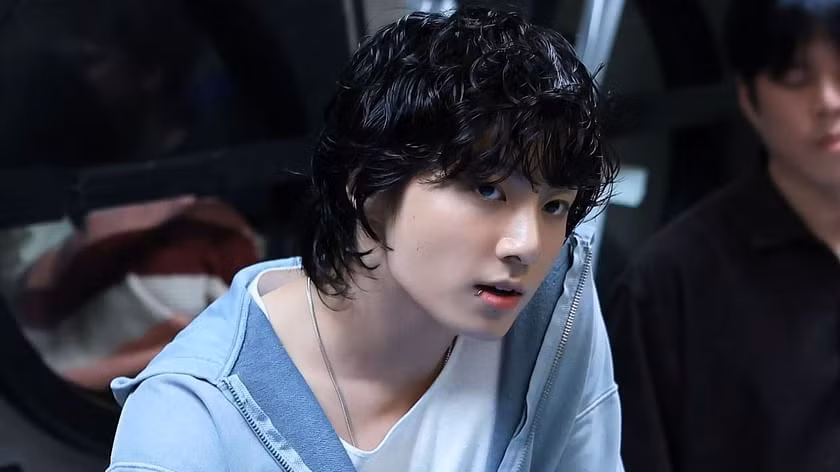 Jung Kook khẳng định hiện tại tình cảm của mình chỉ dành cho ARMY mà thôi!