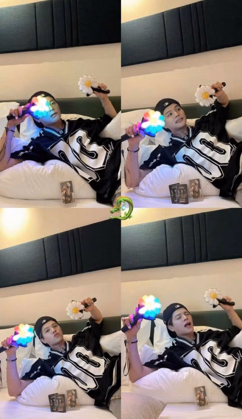 Sau cả tháng lăng xê tích cực những món đồ cộp mác idol, fanboy Rhyder không khỏi giấu được sự háo hức trước giờ G. Sau cả tháng lăng xê tích cực những món đồ cộp mác idol, fanboy Rhyder không khỏi giấu được sự háo hức trước giờ G.