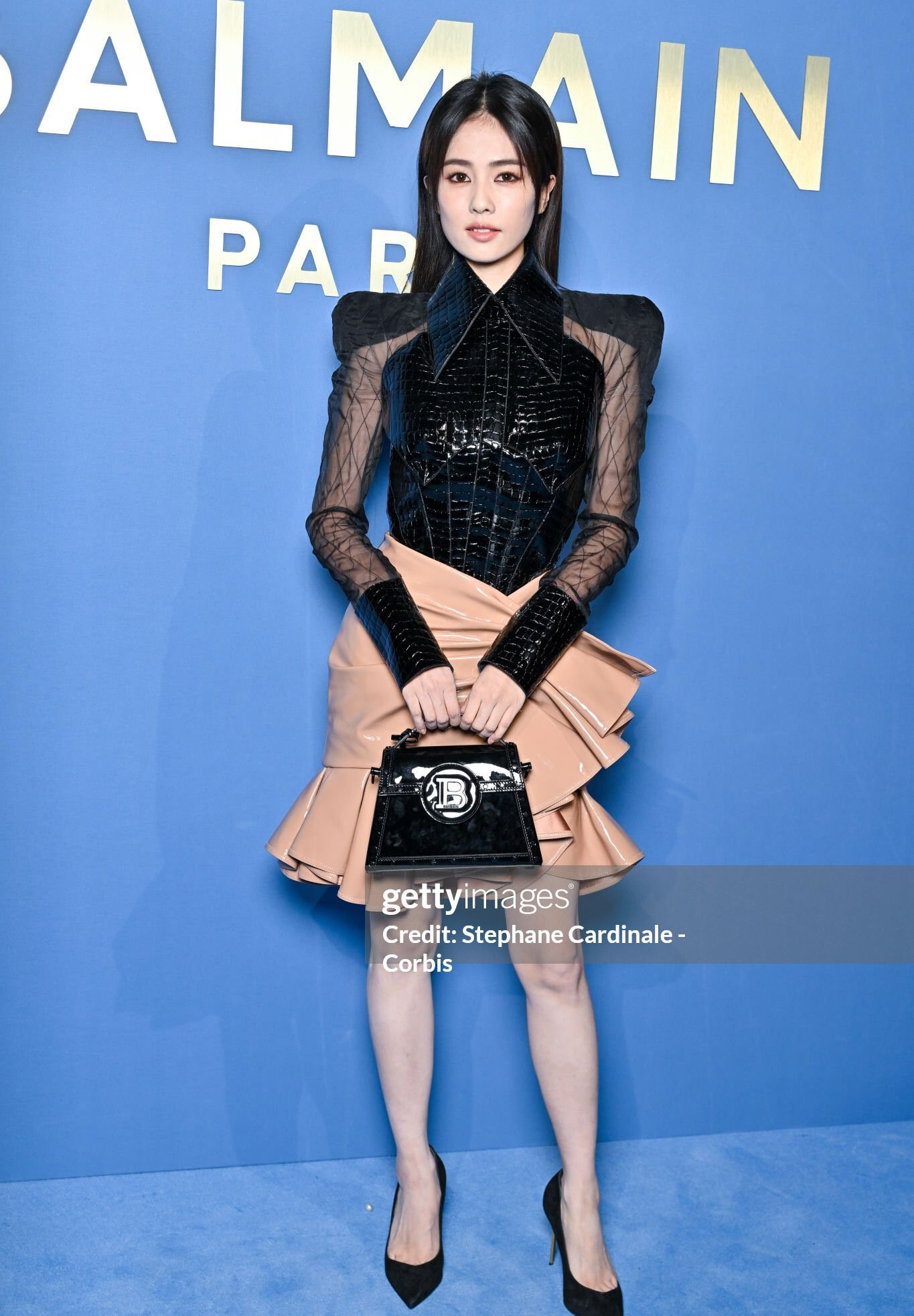 Tỷ lệ cơ thể của Bạch Lộc bình thường khá đẹp, nhưng dưới góc máy của Getty Images lại bị &quot;dìm&quot; thê thảm, trông mất cân đối và tiều tụy.