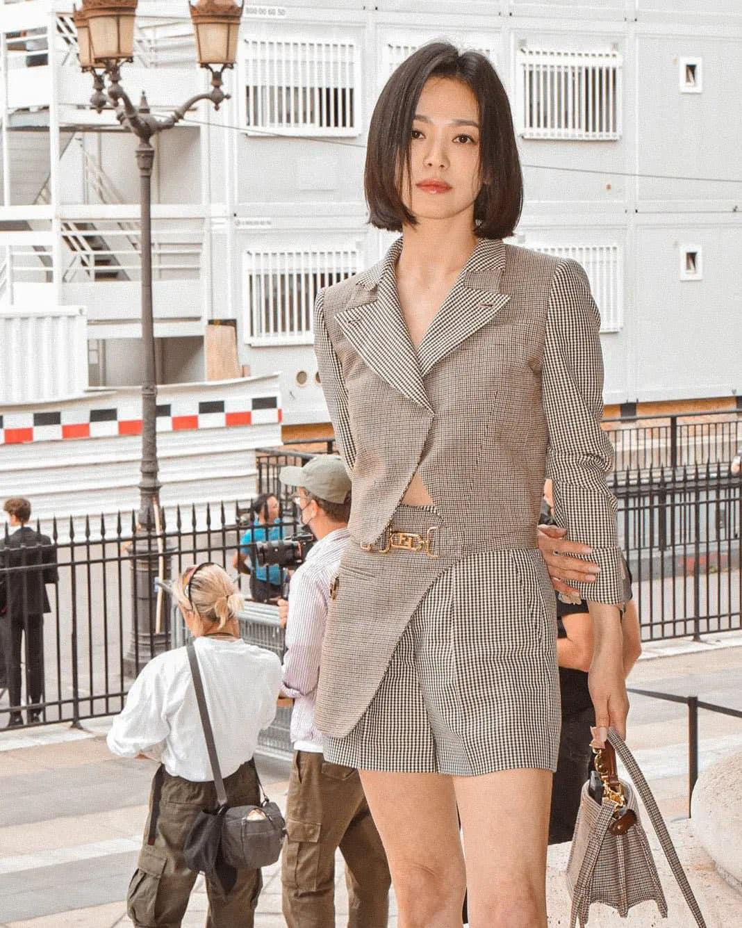 Vẻ đẹp kiêu kỳ, cuốn hút của mỹ nhân họ Song chứng minh cho câu nói “Phụ nữ đẹp nhất khi không thuộc về ai”.