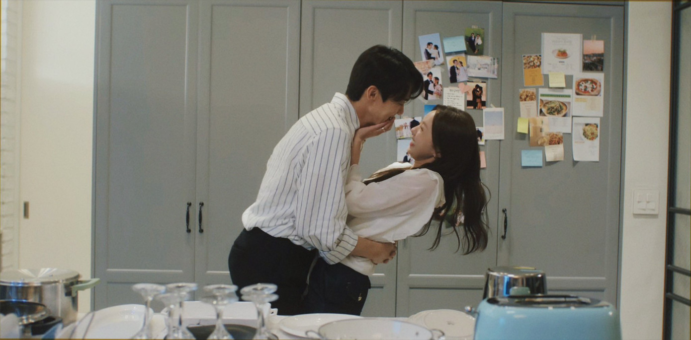 Theo nhiều nguồn tin, cả hai diễn viên đã giành chiến thắng tại hạng mục Cặp đôi đẹp nhất tại MBC Drama Awards 2024, một sự kiện được ghi hình và phát sóng sau. Theo nhiều nguồn tin, cả hai diễn viên đã giành chiến thắng tại hạng mục Cặp đôi đẹp nhất tại MBC Drama Awards 2024, một sự kiện được ghi hình và phát sóng sau.