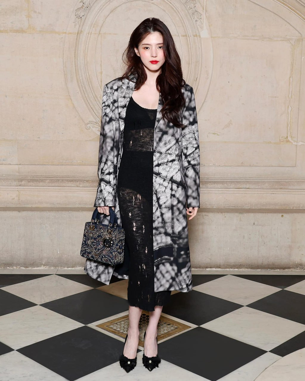 Tạo hình vừa thanh lịch vừa quyến rũ của nàng Đại sứ trong show diễn.