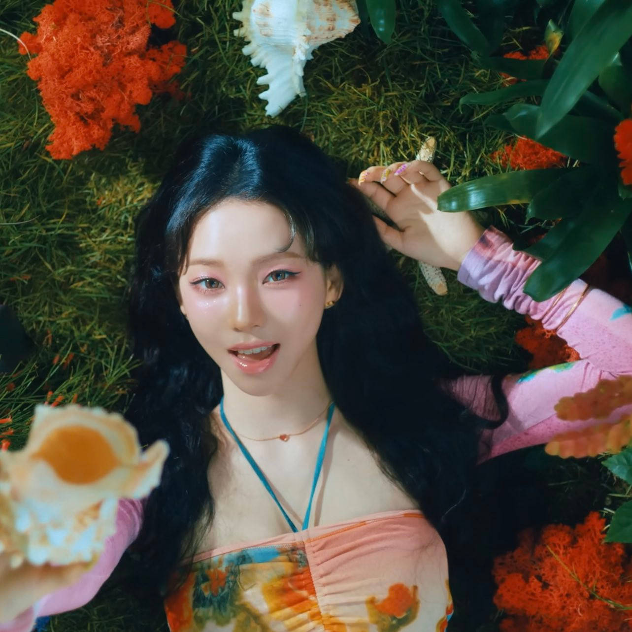 aespa xinh đẹp tựa đóa hoa nở giữa lòng đại dương.