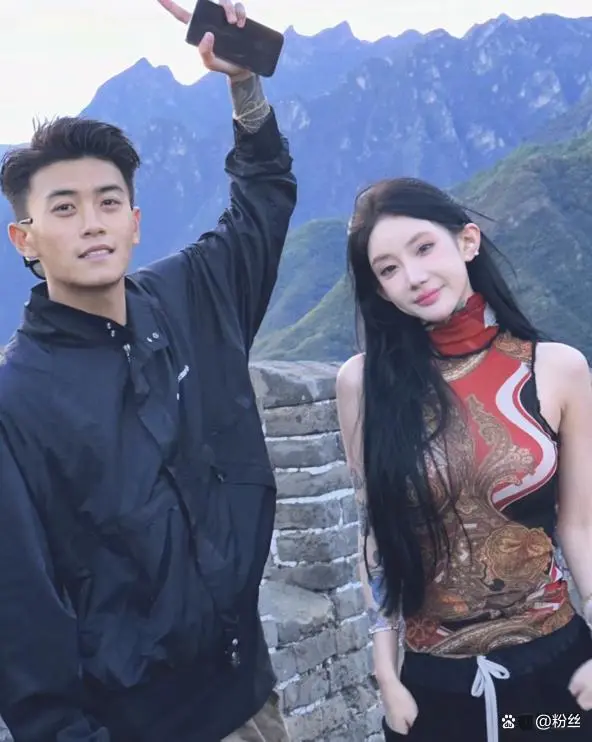 Nhậm Quyền và Tiết Tiểu Uyển sở hữu một chuyện tình tốn nhiều giấy mực.