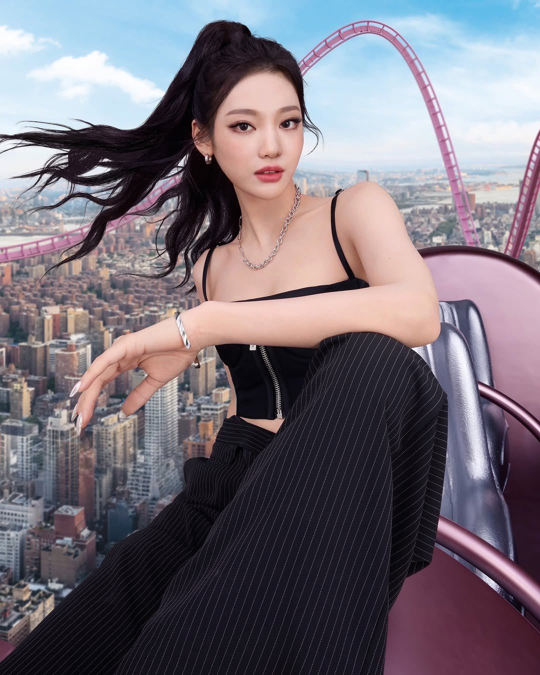 Ningning "bỏ túi" hợp đồng khủng với thương hiệu mỹ phẩm lớn của Mỹ nhờ sức ảnh hưởng ngày càng tăng của mình. Ningning "bỏ túi" hợp đồng khủng với thương hiệu mỹ phẩm lớn của Mỹ nhờ sức ảnh hưởng ngày càng tăng của mình.