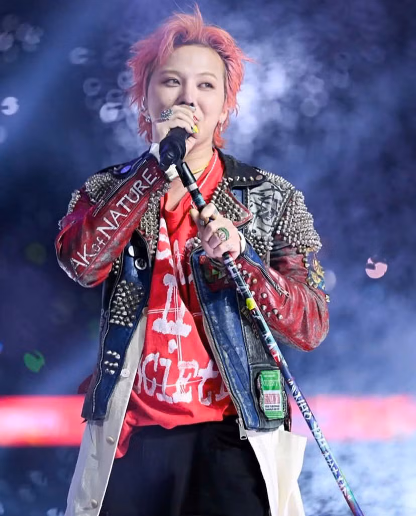 Sự trở lại mạnh mẽ của "ông hoàng K-pop" nhanh chóng chiếm trọn "spotlight".