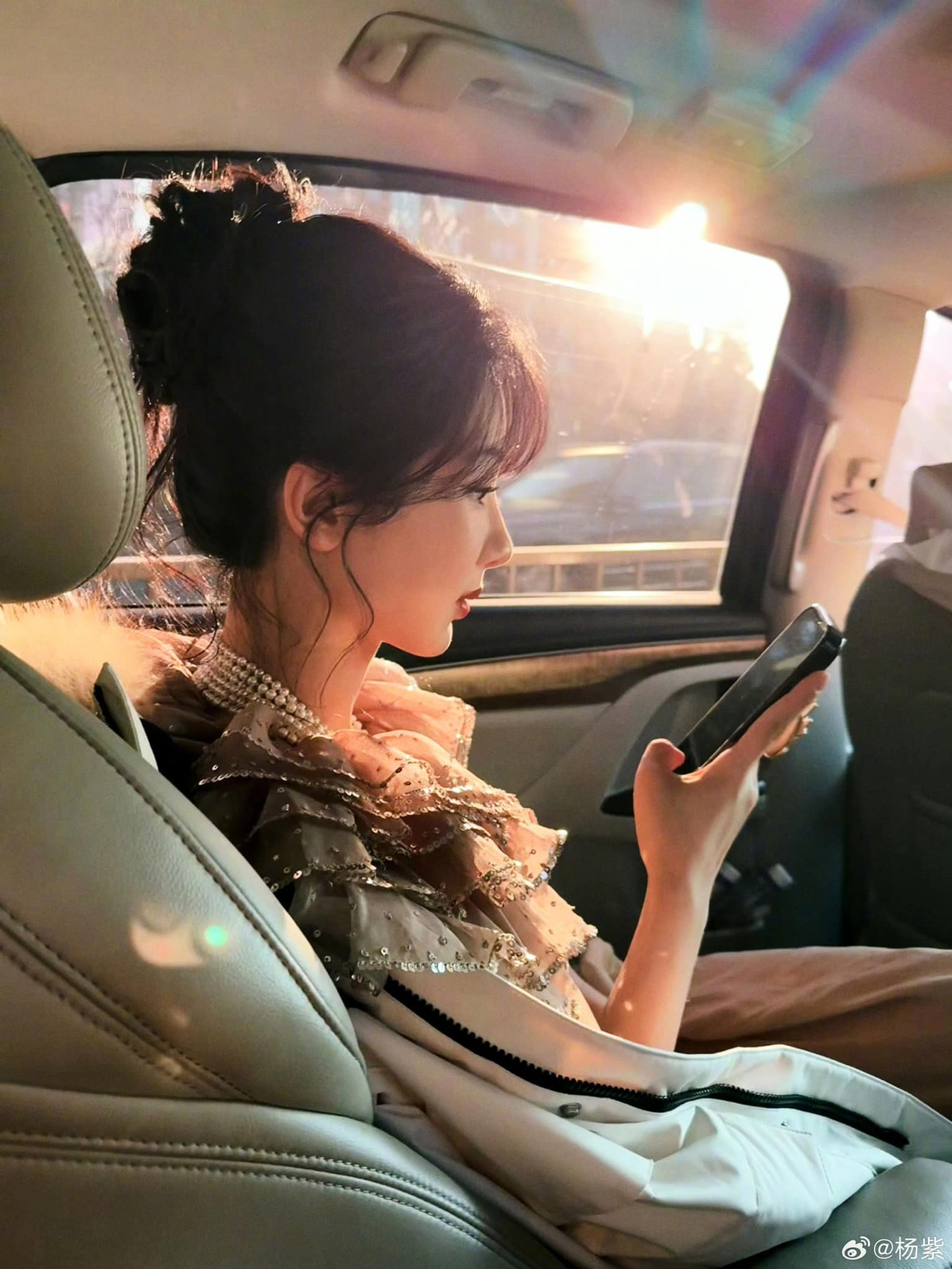 Nữ diễn viên xinh bất chấp qua mọi khung hình.