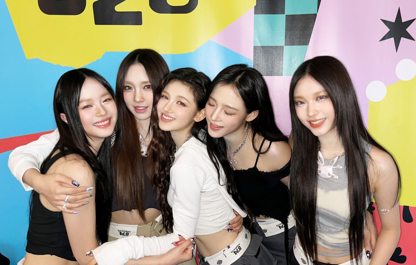 NewJeans vẫn trở lại đường đua K-pop theo như đã định. NewJeans vẫn trở lại đường đua K-pop theo như đã định.