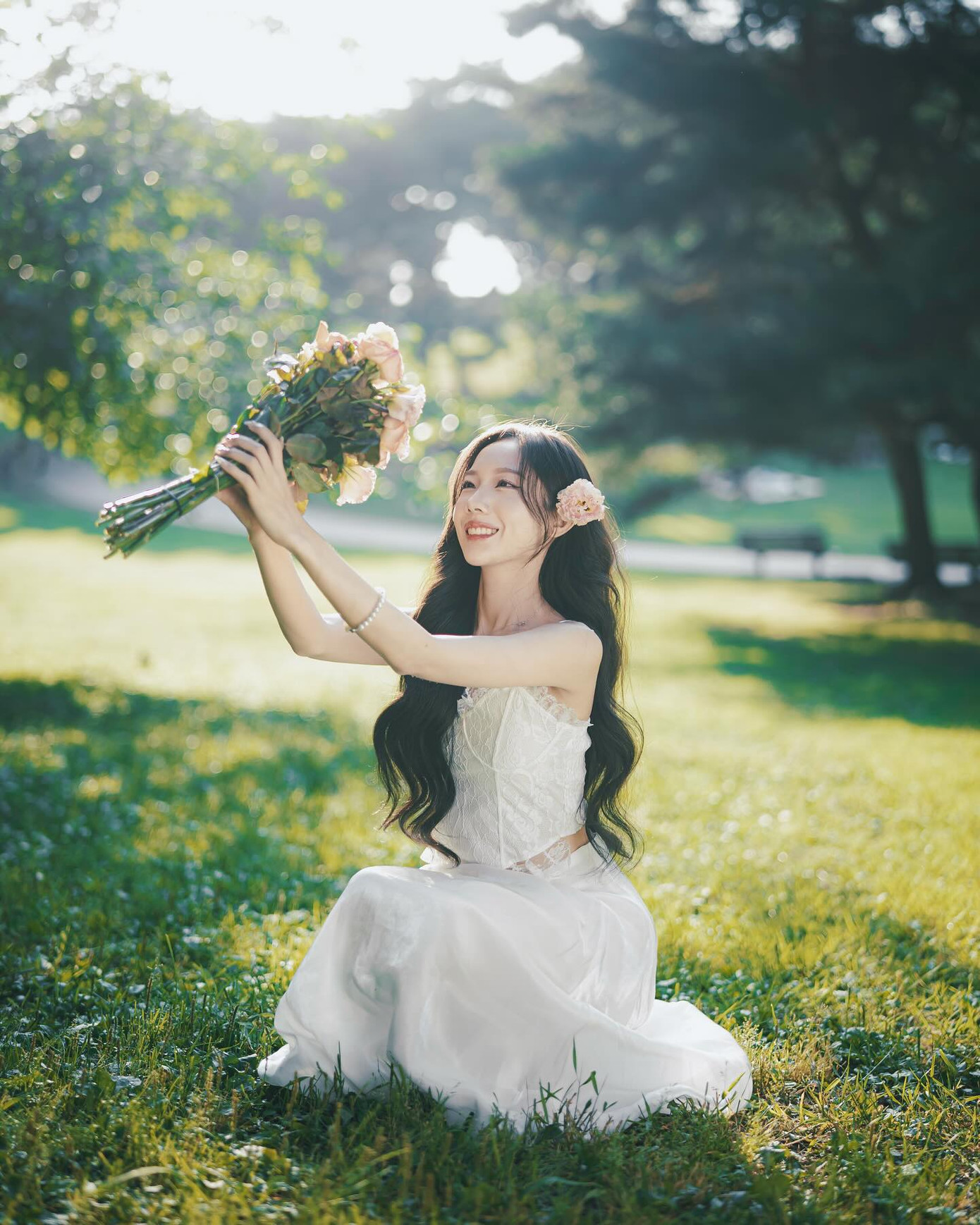 Hình ảnh đời thường xinh đẹp của Yuna Vũ. Cô khẳng định bản thân không "đụng chạm dao kéo" như nhiều lời đồn đoán. Hình ảnh đời thường xinh đẹp của Yuna Vũ. Cô khẳng định bản thân không "đụng chạm dao kéo" như nhiều lời đồn đoán.