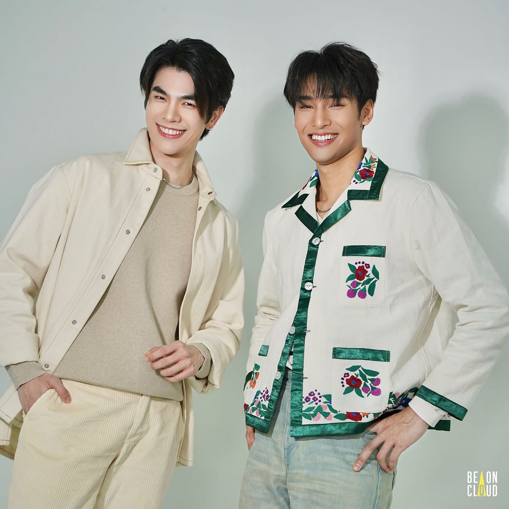 Phong cách trẻ trung theo hướng "bạn trai nhà bên" của Mile và Apo. Phong cách trẻ trung theo hướng "bạn trai nhà bên" của Mile và Apo.