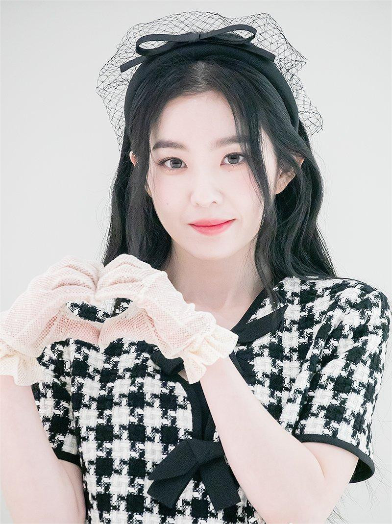 Nhan sắc "không tuổi" của nữ thần tượng nhà SM. Nhan sắc "không tuổi" của nữ thần tượng nhà SM.