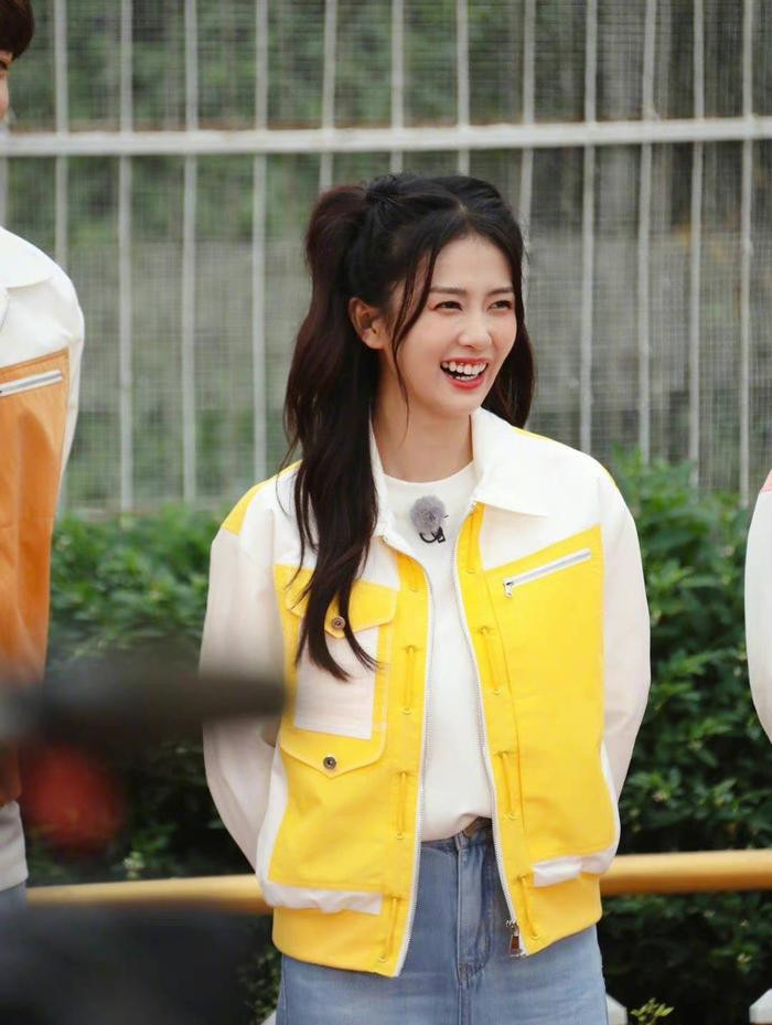 Không chỉ vậy, việc trở thành thành viên cố định của chương trình ăn khách Keep Running cũng giúp cô "ghi điểm" trong mắt công chúng. Không chỉ vậy, việc trở thành thành viên cố định của chương trình ăn khách Keep Running cũng giúp cô "ghi điểm" trong mắt công chúng.