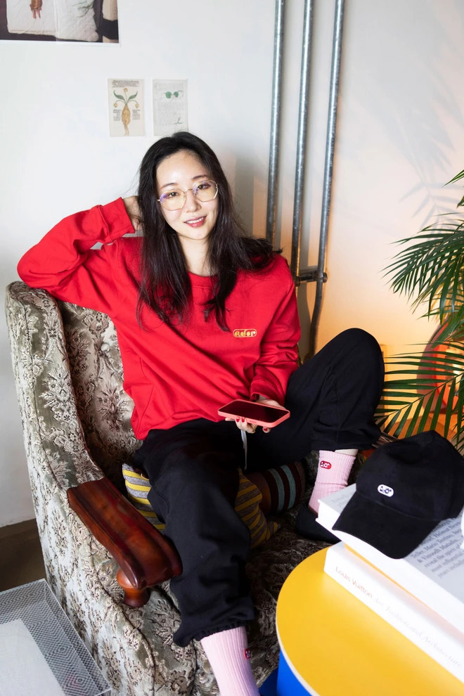 Min Hee Jin cũng cho biết hình ảnh của Hanni rất phù hợp với Aoi Sangoshou, giúp cô nàng chinh phục được cả thế hệ già và trẻ của Nhật.