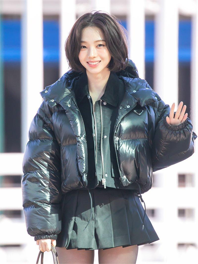 Nhan sắc của Karina với mái tóc ngắn gieo thương nhớ.