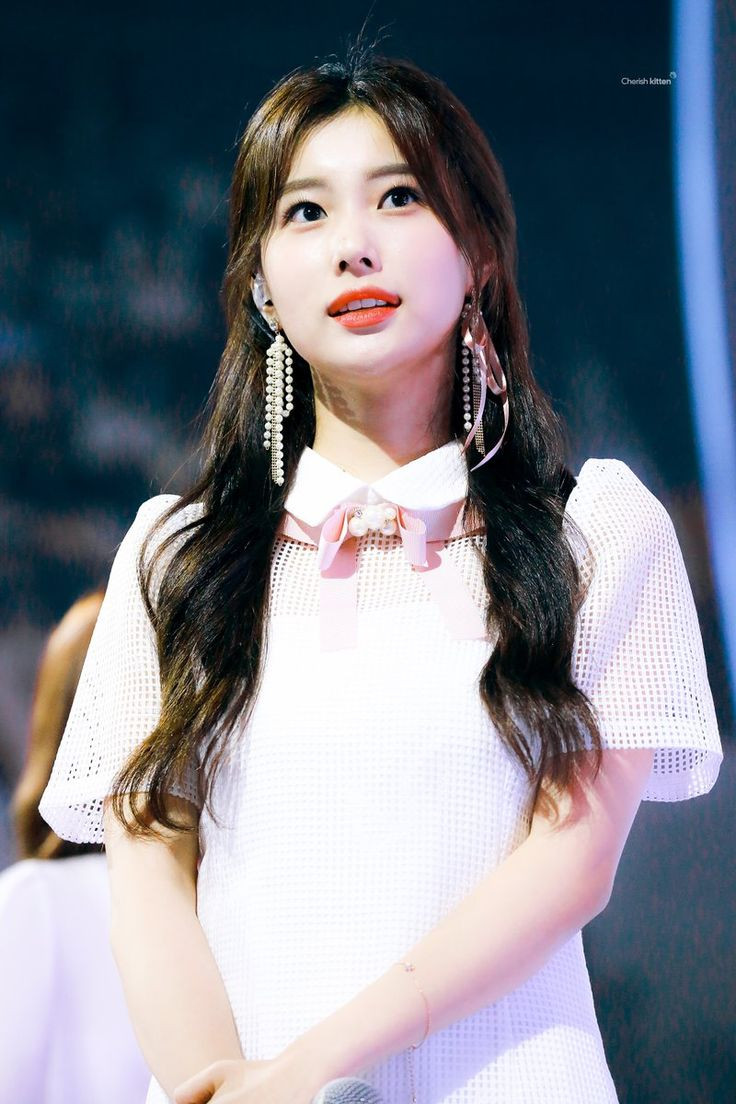 Hyewon từng gây nhiều tranh cãi khi còn là idol. Hyewon từng gây nhiều tranh cãi khi còn là idol.