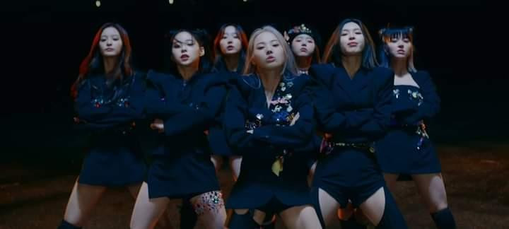 ...và sự mạnh mẽ, khí chất. ...và sự mạnh mẽ, khí chất.