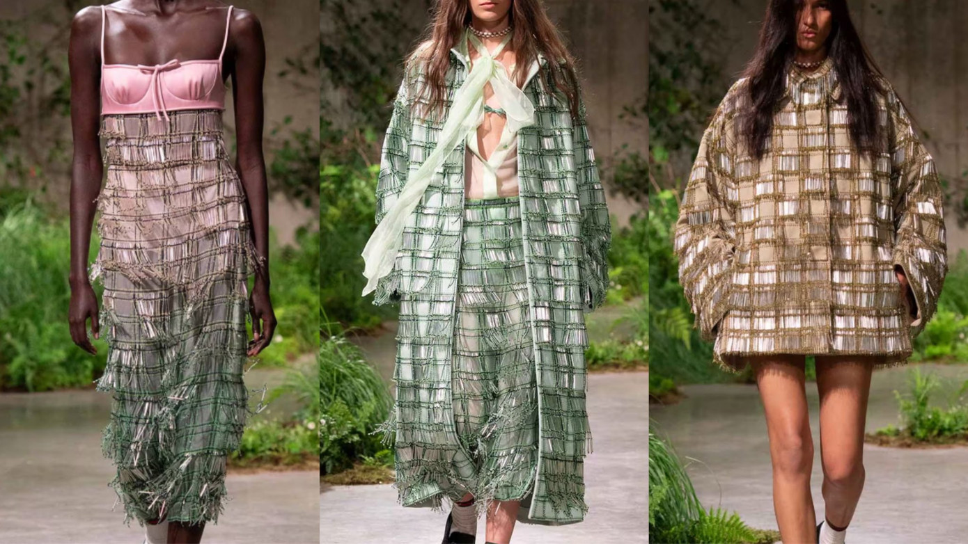 Thiết kế áo được lấy cảm hứng từ các bộ trang phục trong Gucci's Cruise 2025. Thiết kế áo được lấy cảm hứng từ các bộ trang phục trong Gucci's Cruise 2025.