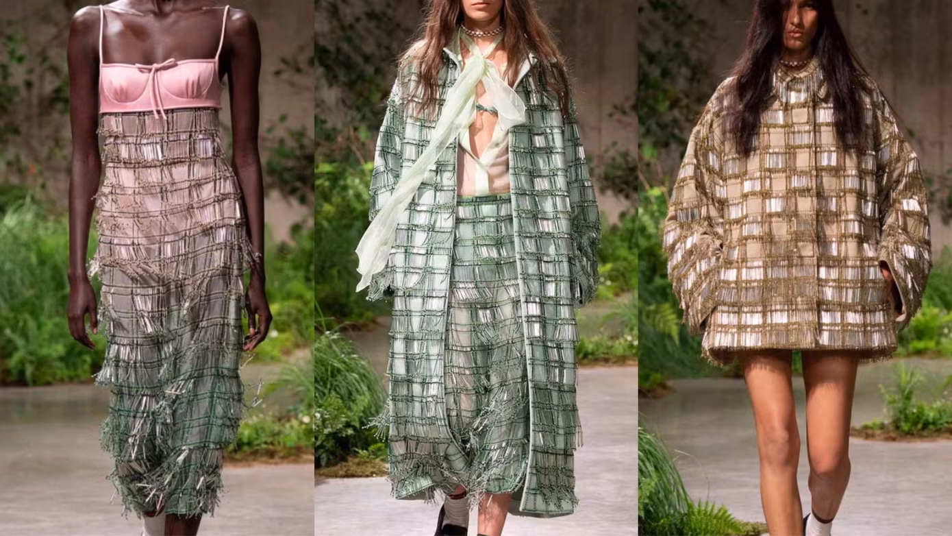 Thiết kế áo được lấy cảm hứng từ các bộ trang phục trong Gucci's Cruise 2025. Thiết kế áo được lấy cảm hứng từ các bộ trang phục trong Gucci's Cruise 2025.