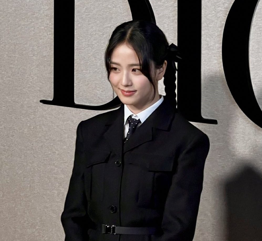 Cận cảnh nhan sắc trong veo của nàng Đại sứ toàn cầu. Cận cảnh nhan sắc trong veo của nàng Đại sứ toàn cầu.