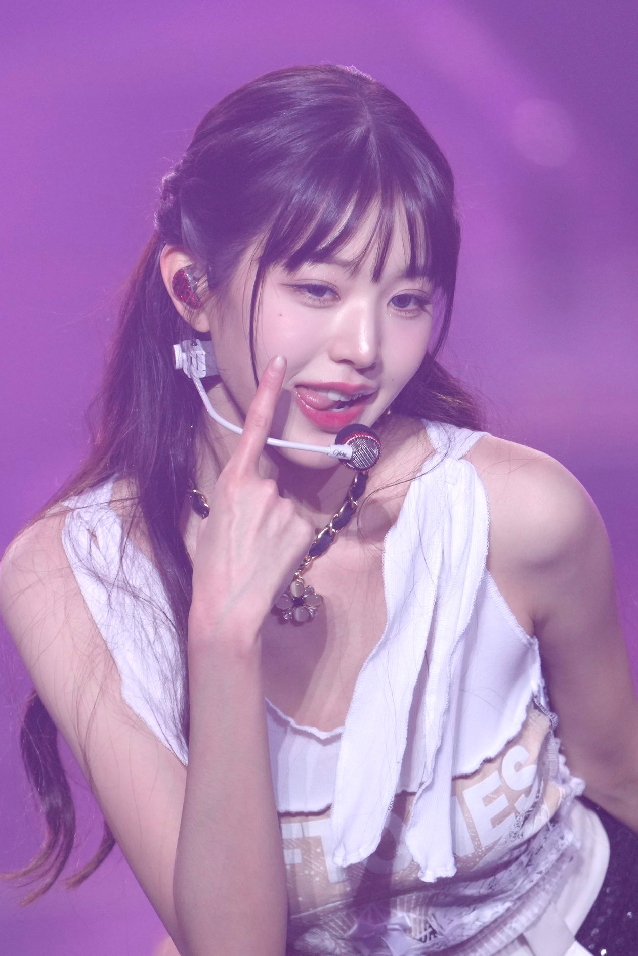 &quot;Jang Won Young để mái&quot; là từ khóa hot trên nhiều nền tảng mạng xã hội như Instagram, Twitter tới Weibo, TikTok...