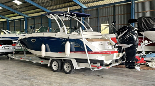 Chiếc du thuyền đã chở nữ diễn viên quá cố và nhóm bạn. Chiếc du thuyền đã chở nữ diễn viên quá cố và nhóm bạn.