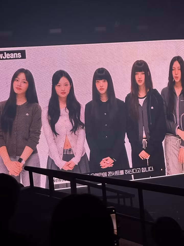 Dàn hậu bối của K-Pop Gen 4 gồm aespa, IVE, NewJeans, (G)I-DLE cũng bày tỏ niềm vui và sự tôn trọng tới 2NE1. Dàn hậu bối của K-Pop Gen 4 gồm aespa, IVE, NewJeans, (G)I-DLE cũng bày tỏ niềm vui và sự tôn trọng tới 2NE1.