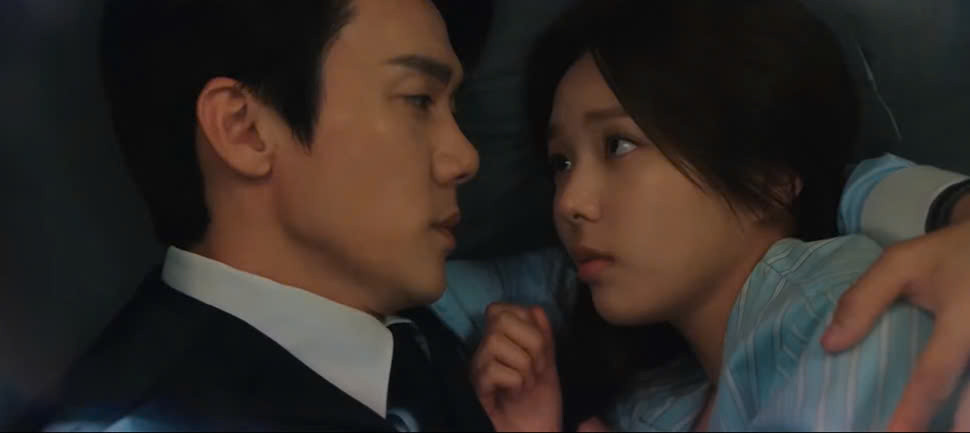 Ở tập này, Sa Eon cũng thuyết phục Hee Joo hãy nói những gì cô biết về tên bắt cóc, anh sẽ tìm cách bắt hắn để đảm bảo an toàn cho cô. Ở tập này, Sa Eon cũng thuyết phục Hee Joo hãy nói những gì cô biết về tên bắt cóc, anh sẽ tìm cách bắt hắn để đảm bảo an toàn cho cô.