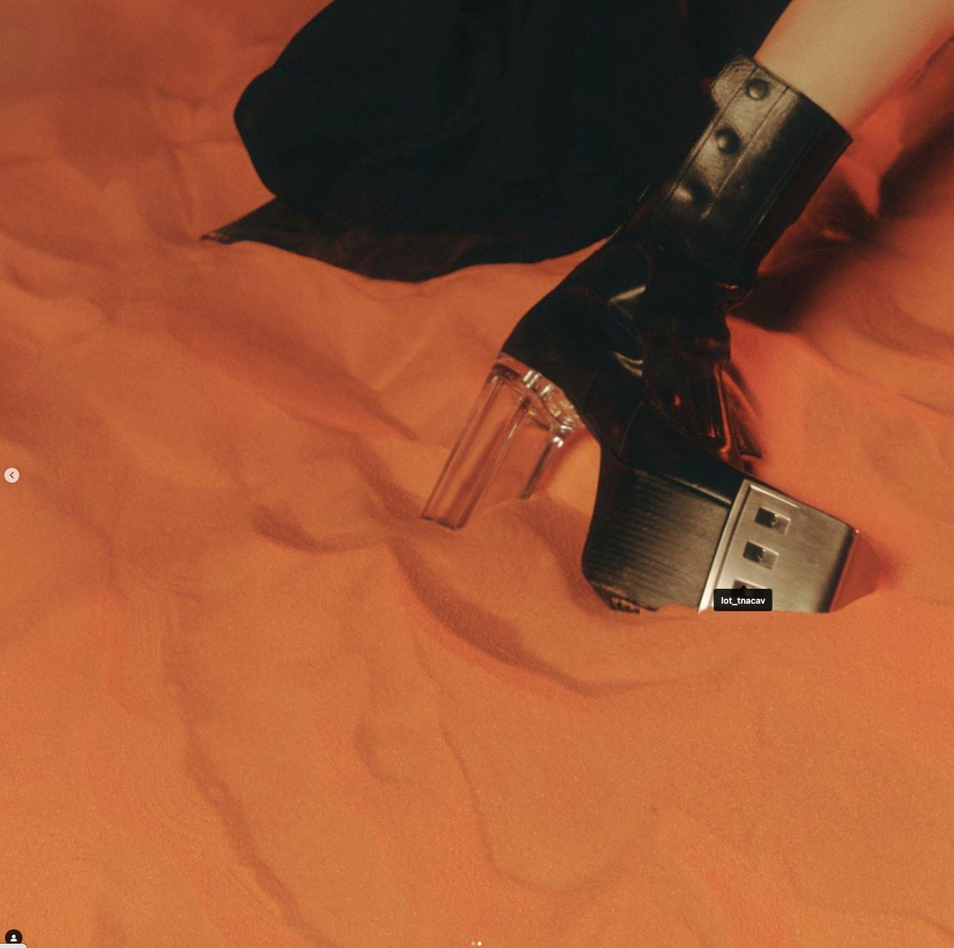 …sau đó đến tài khoản @ lot_tnacav: Vacant Lot (lô đất trống)… …sau đó đến tài khoản @ lot_tnacav: Vacant Lot (lô đất trống)…