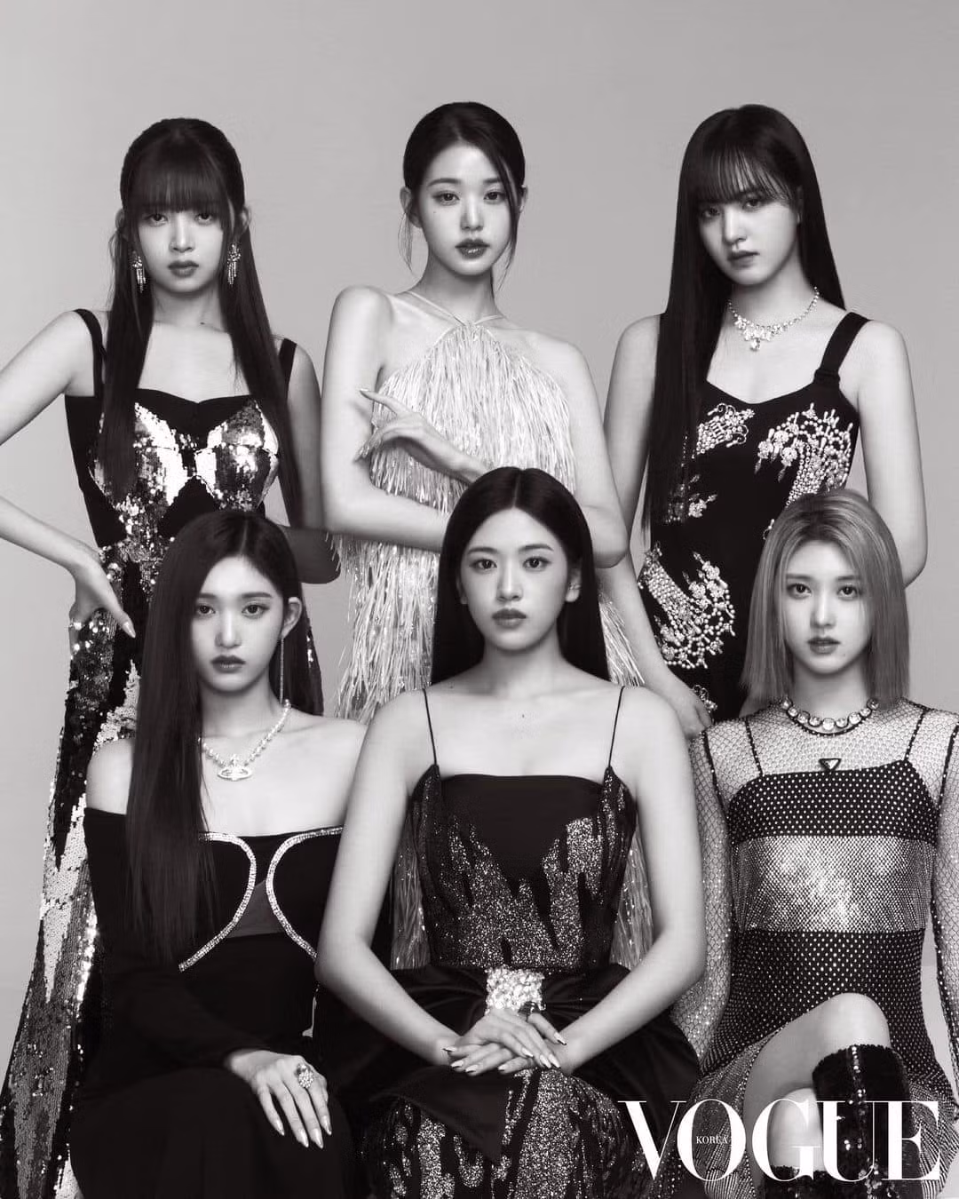 Như vậy, IVE đã trở thành nhóm nữ K-Pop thứ hai từng lên trang bìa của tạp chí Vogue Korea (sau BLACKPINK) - một trong lục đại tạp chí tại Hàn.